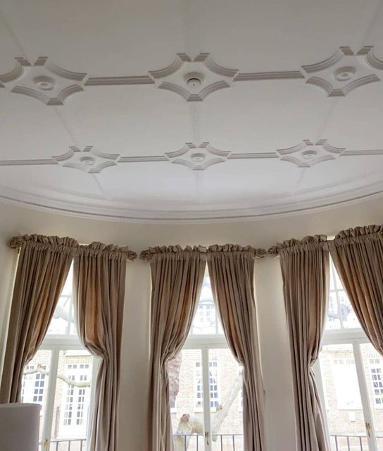 Ornate ceiling and cornice decorated by JC Johnson Decorating